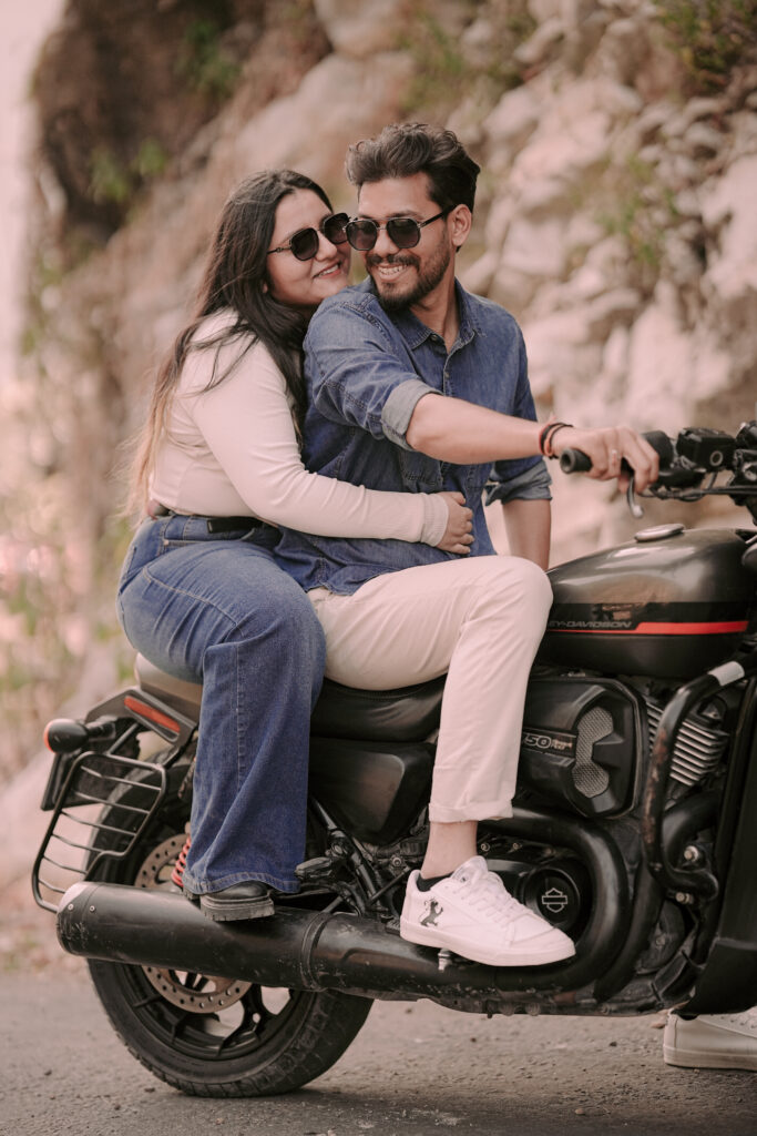PRE WEDDING COUPLE PHOTOSHOOT IN INDIA 