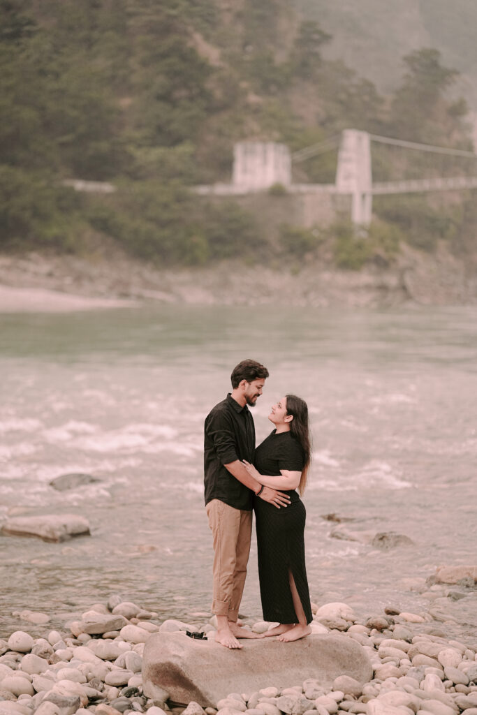 
PRE WEDDING COUPLE PHOTOSHOOT IN INDIA 
